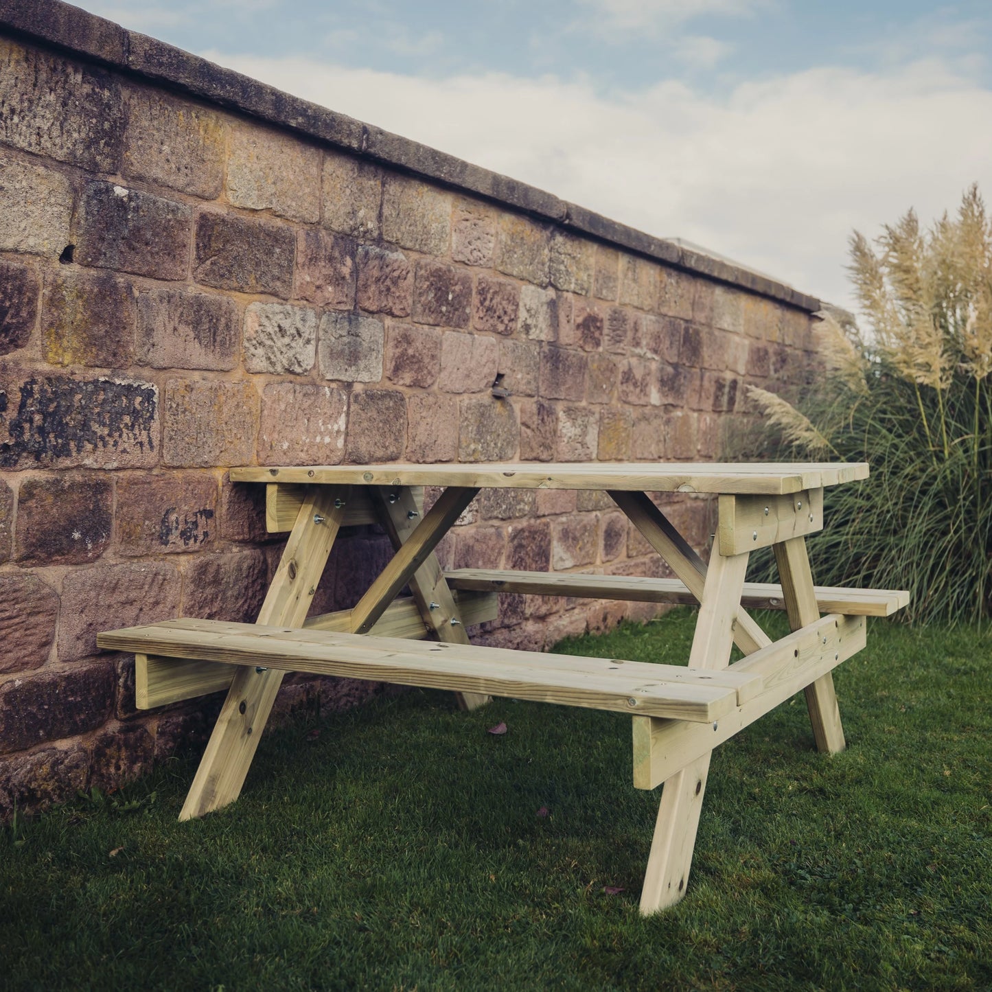Traditional Picnic Table 1395MM Long