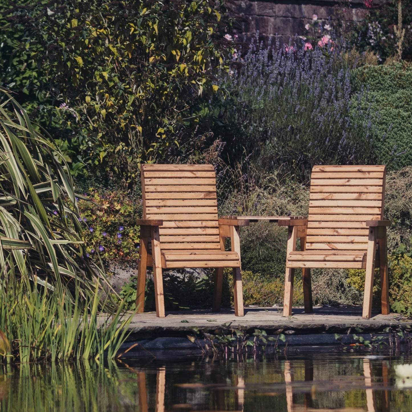 Valley Love Seat Angled
