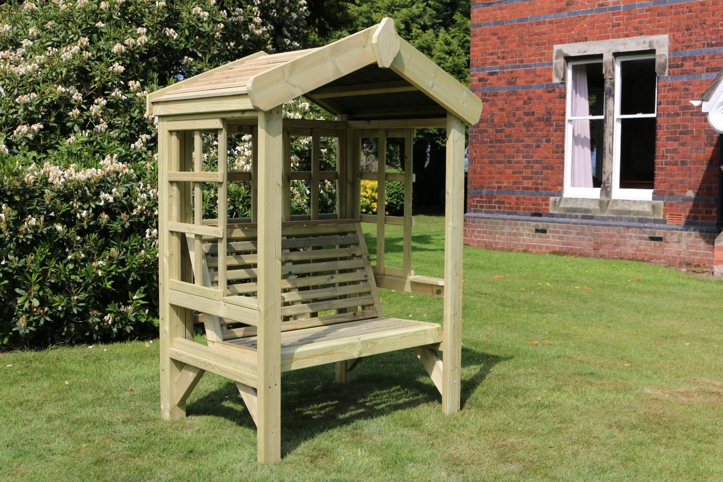 Cottage Arbour Trellis Sits 2