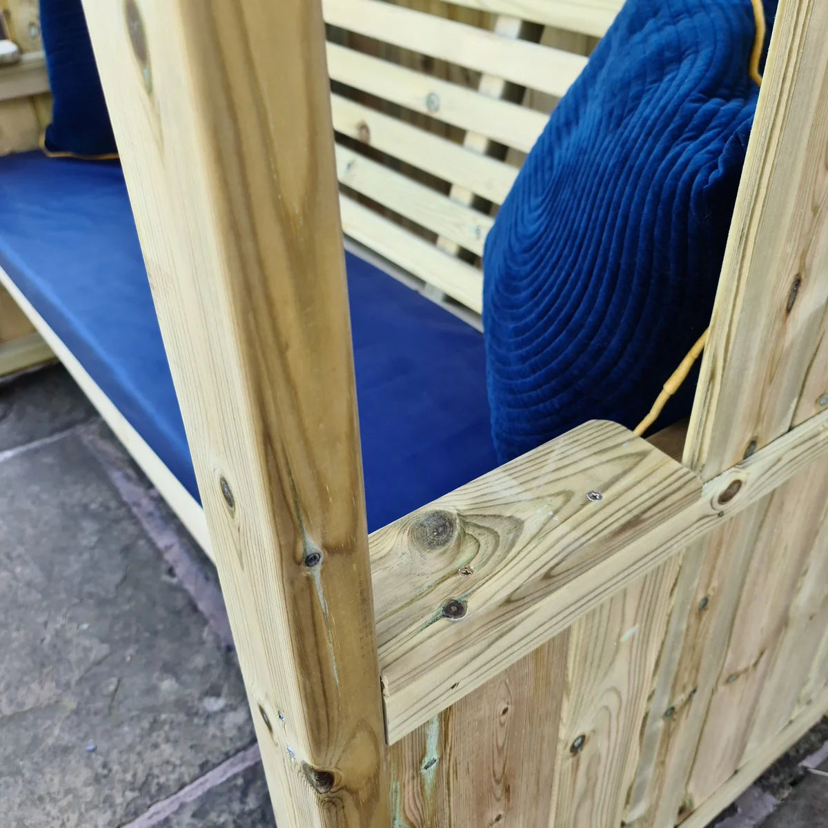 Four Seasons 3 Seat Arbour