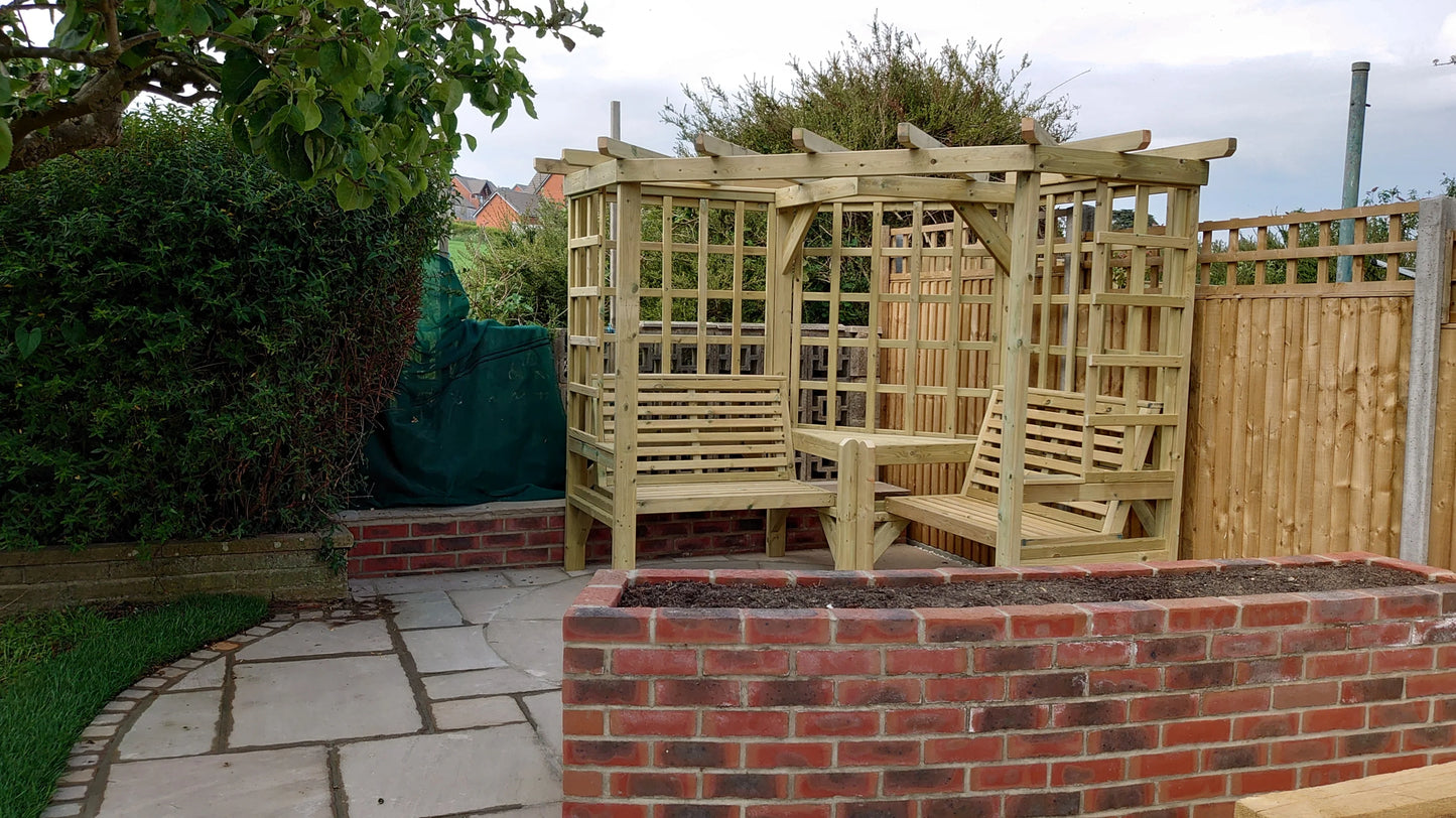 Clementine Corner Arbour