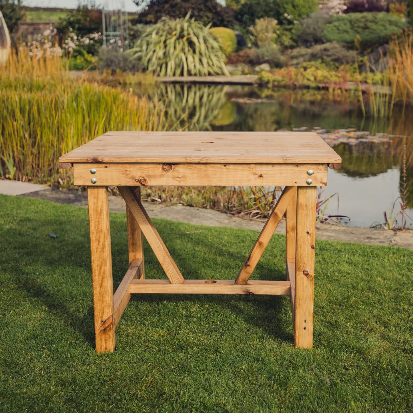 Valley 99cm Table