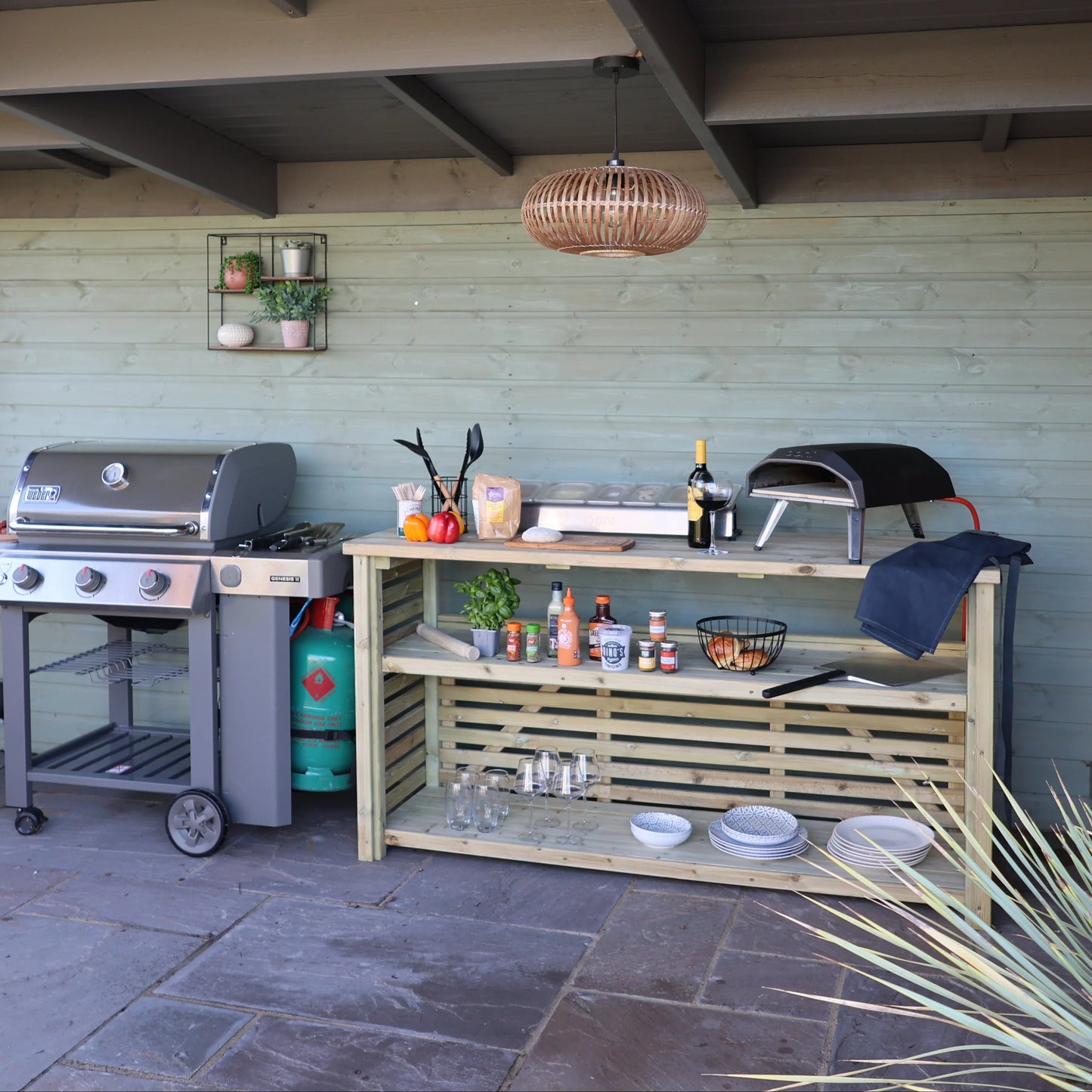 BBQ & Pizza Creation Station