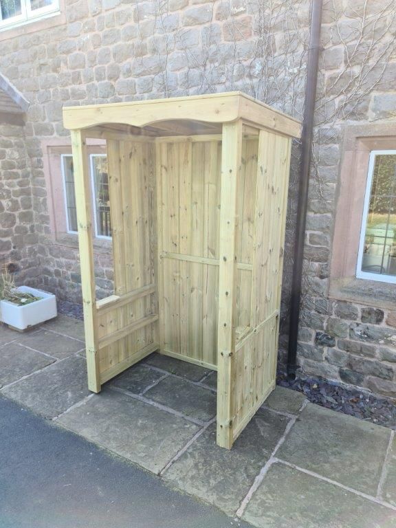 Small Poly Roof Smoking/Vaping Shelter