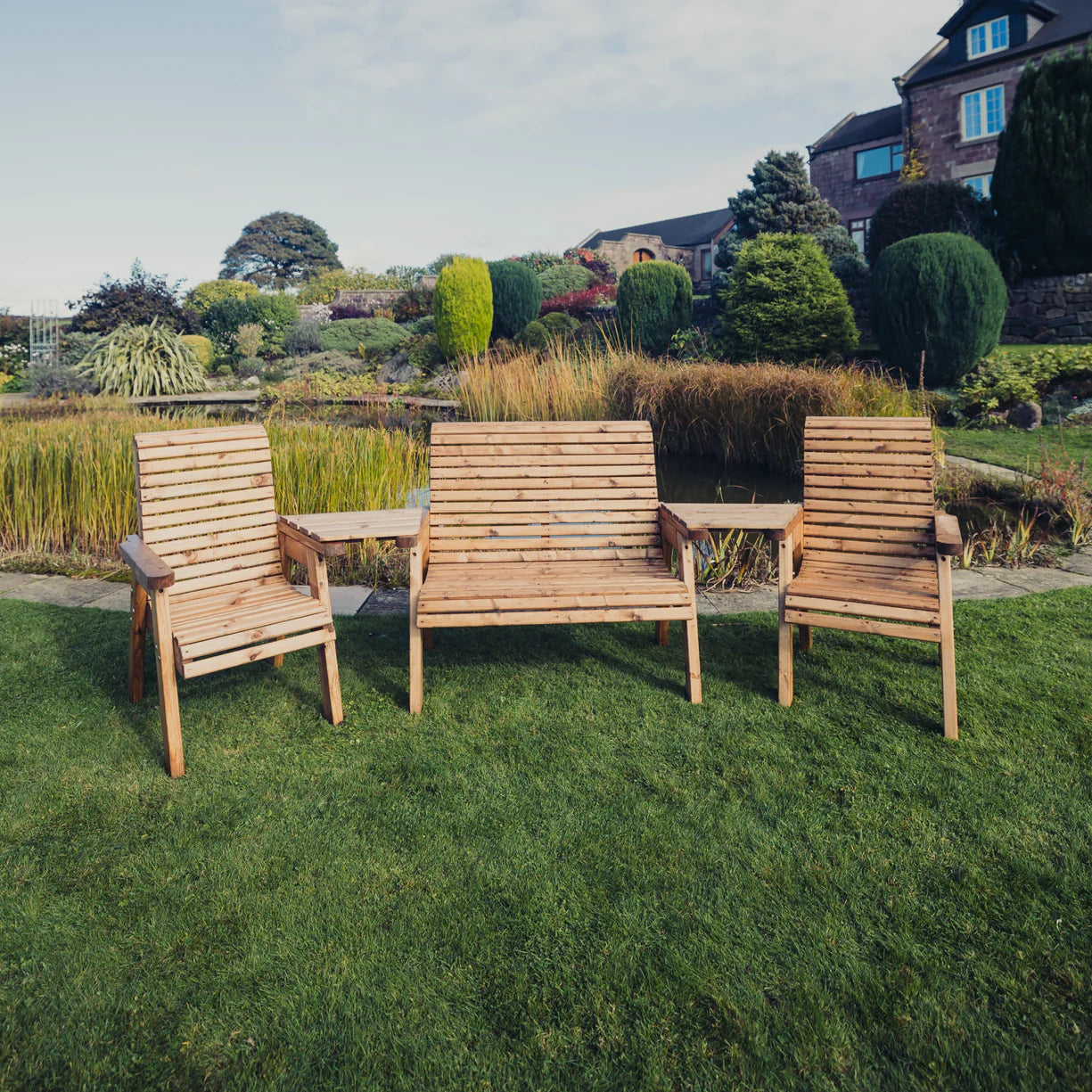 Valley 4 Seater Set - 1 x 2 Seater 2 x Chairs With Angled Tray Table