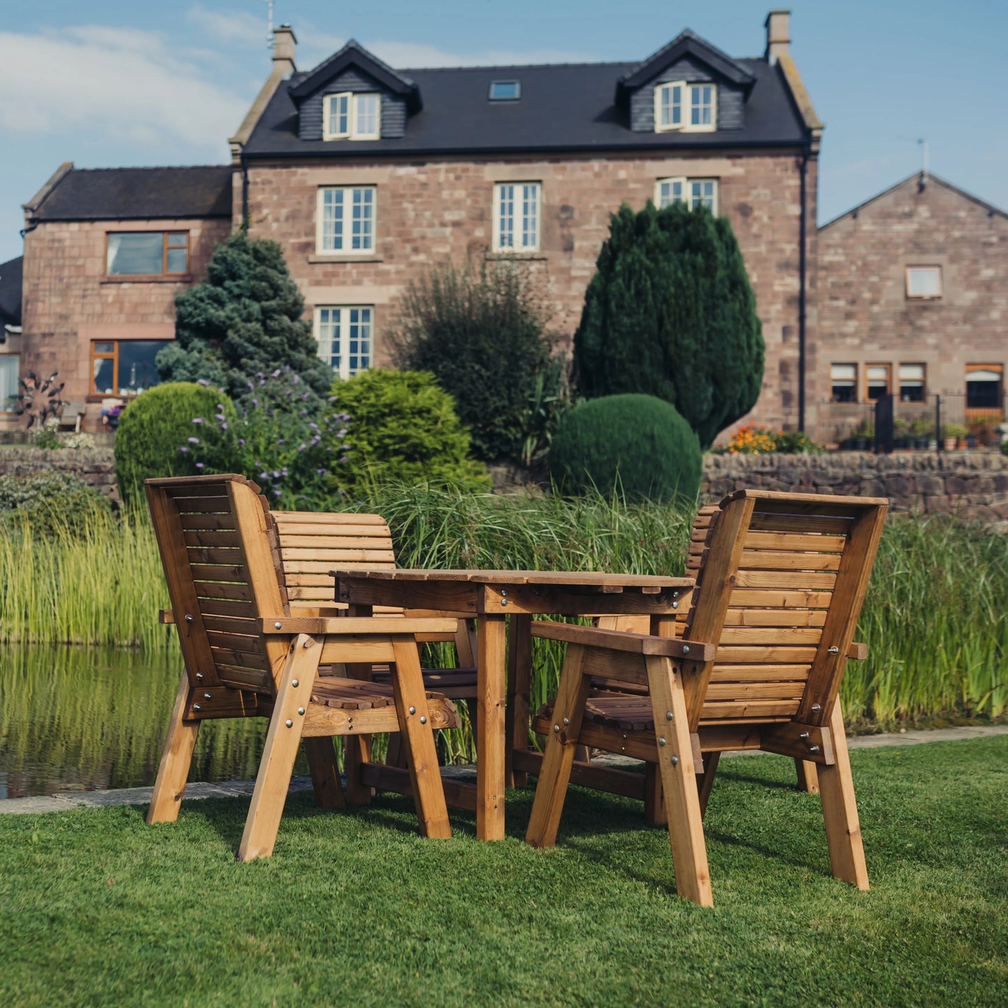 Valley Round Table Set - Sits 4