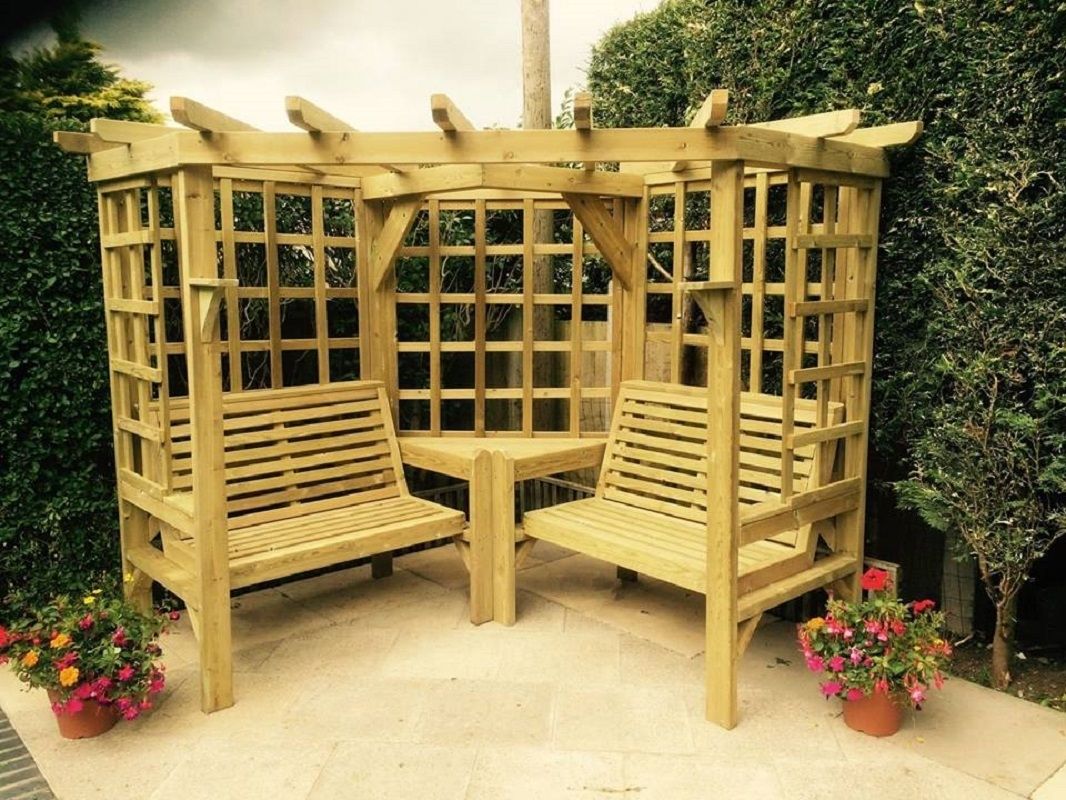 Clementine Corner Arbour