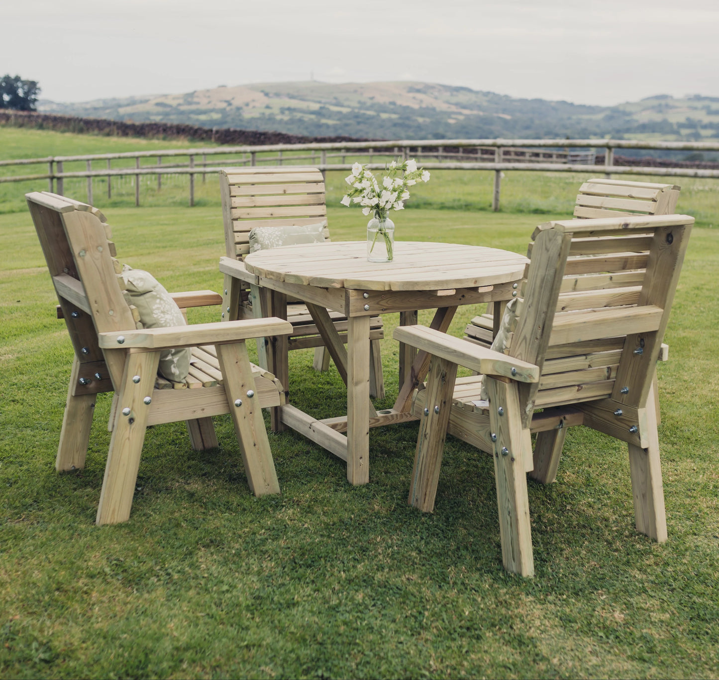 Ergo Round Table Set - 4 Seater