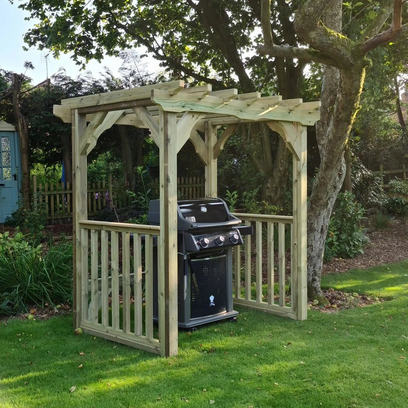 Lilly BBQ Shelter