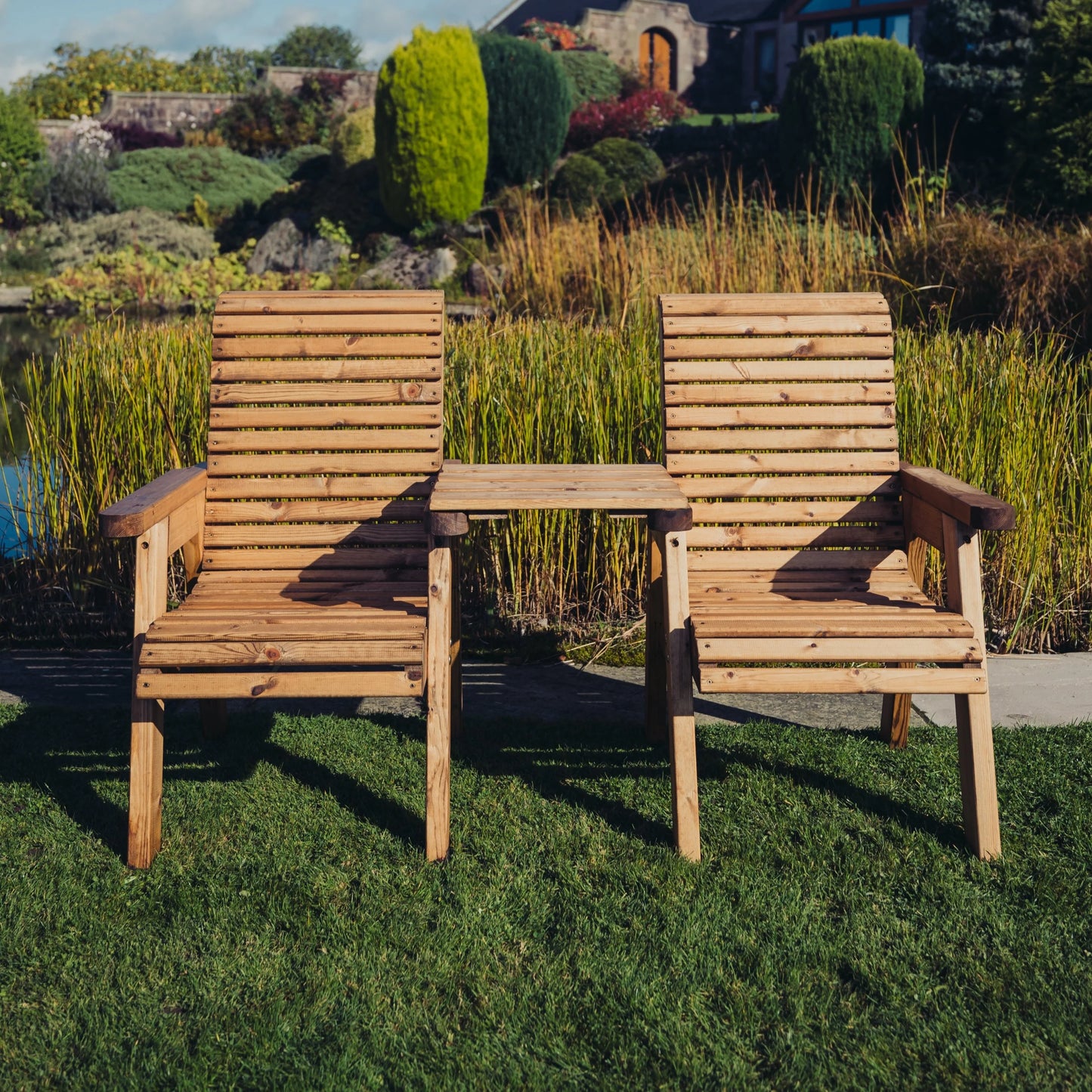 Valley Love Seat Square