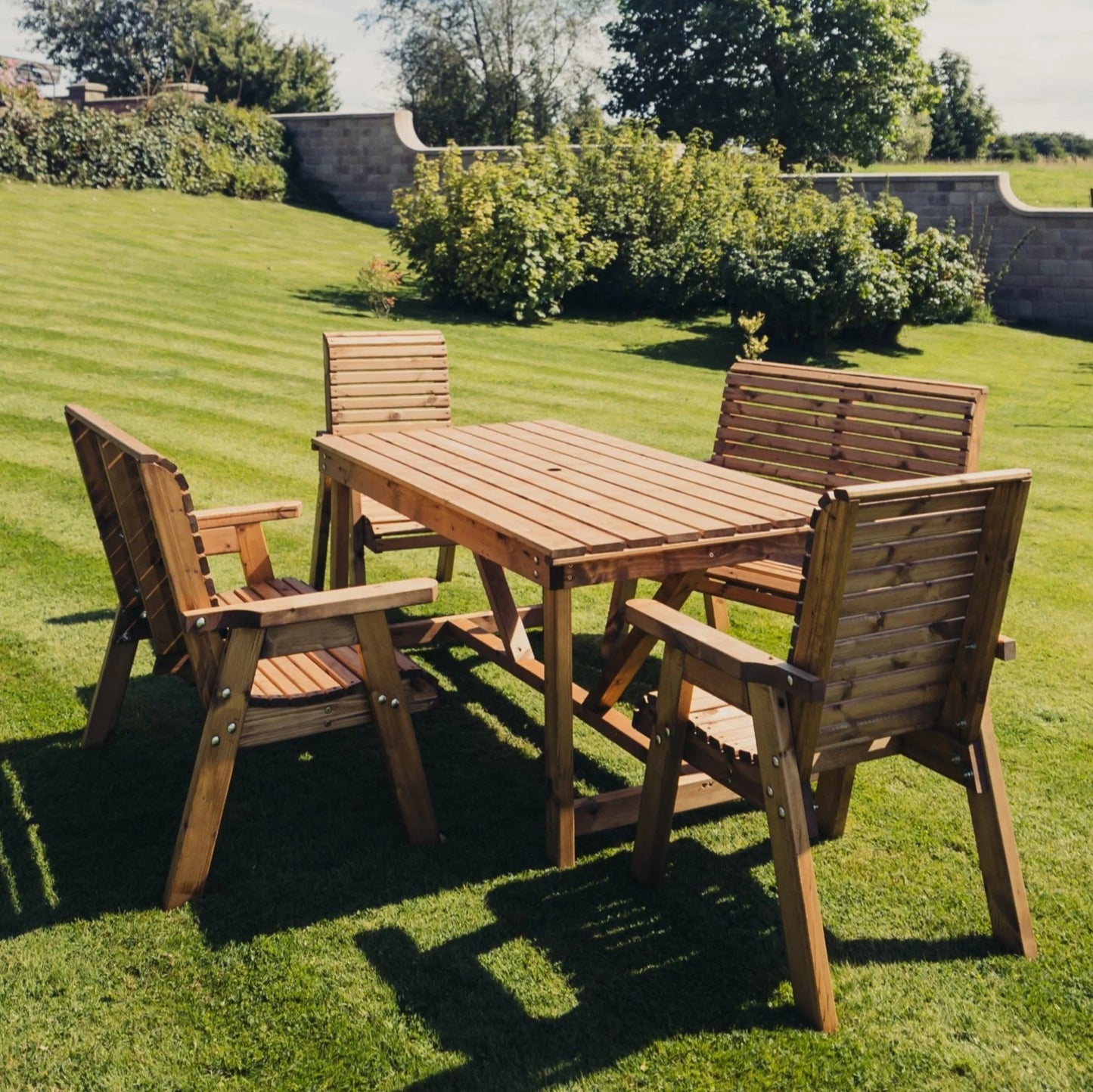 Valley Square Table Set - Sits 6