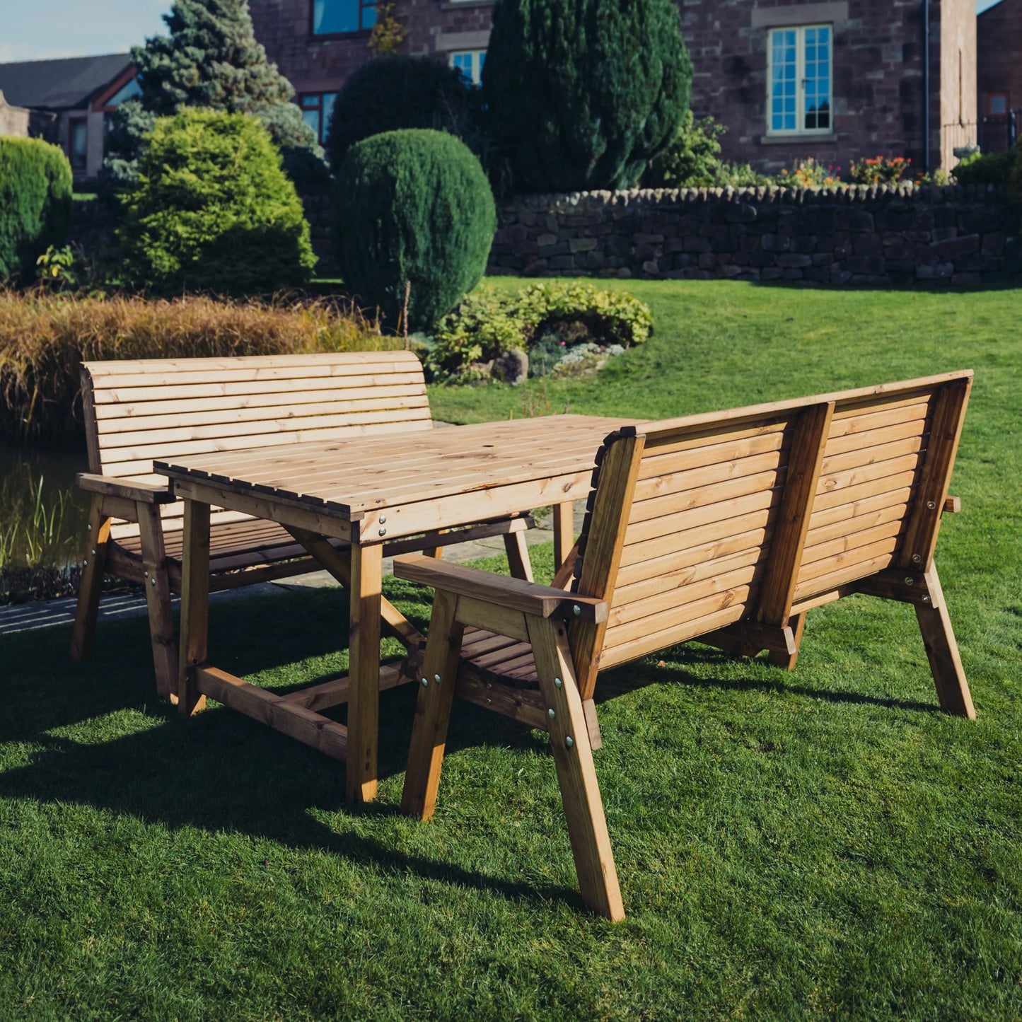 Valley Table Set - Sits 6 - 2 Benches